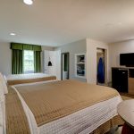 2 Queen Beds