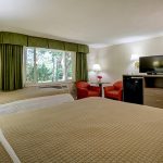 Queen & Twin Bed Room